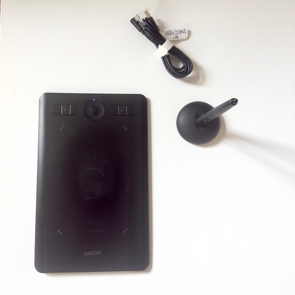 Wacom Intous Pro Graphics Tablet - Picture 1 of 8